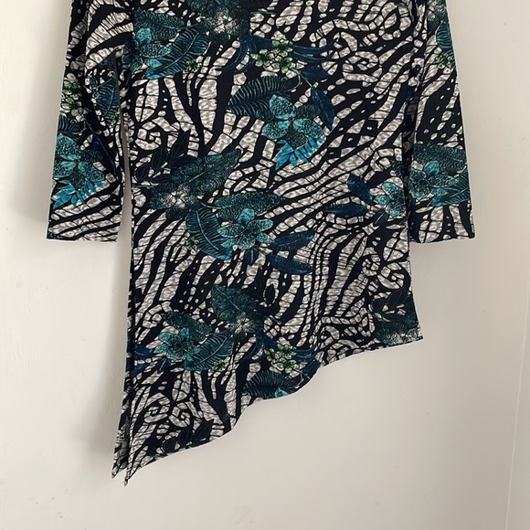 Magic Women’s One Size Top Floral 3/4 Sleeve Mesh Asymmetrical Hem Black Blue - Picture 4 of 12
